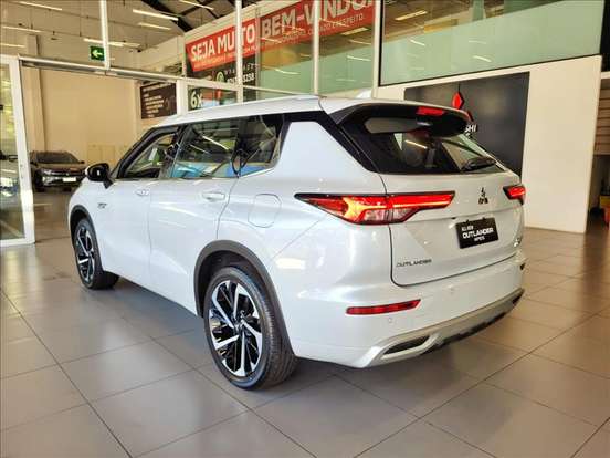 MITSUBISHI-OUTLANDER-2.4 PHEV HPE-S S-AWC DHT MITSUBISHI-OUTLANDER-2025