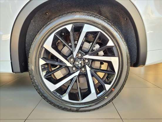 MITSUBISHI-OUTLANDER-2.4 PHEV HPE-S S-AWC DHT MITSUBISHI-OUTLANDER-2025