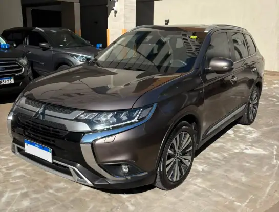 MITSUBISHI-OUTLANDER-2019