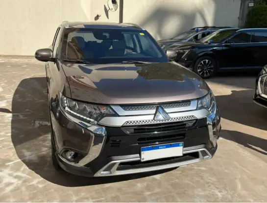 MITSUBISHI-OUTLANDER-2019