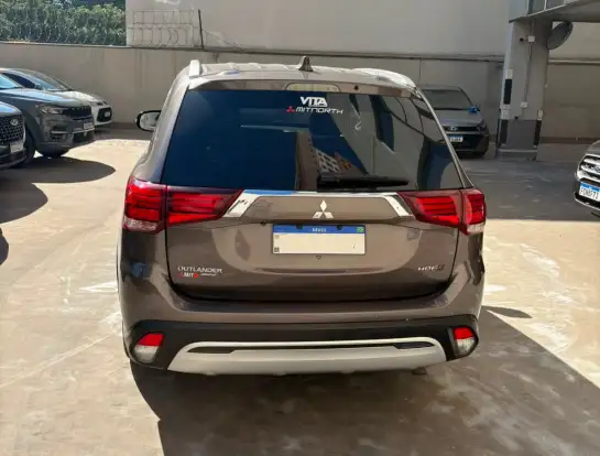 MITSUBISHI-OUTLANDER-2019
