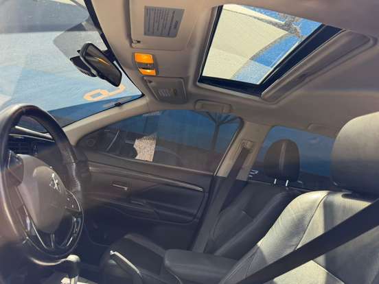 MITSUBISHI-OUTLANDER-2015