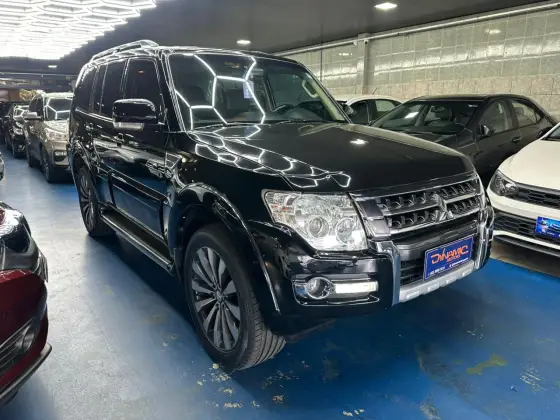 MITSUBISHI PAJERO 3.2 HPE 4X4 7 LUGARES 16V TURBO INTERCOOLER DIESEL 4P AUTOMÁTICO MITSUBISHI PAJERO 3.2 HPE 4X4 7 LUGARES 16V TURBO INTERCOOLER DIESEL 4P AUTOMÁTICO