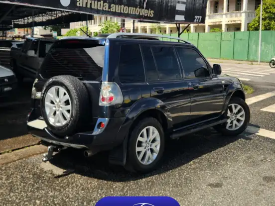 MITSUBISHI-PAJERO TR4-2.0 4X4 16V 140CV FLEX 4P AUTOMÁTICO MITSUBISHI-PAJERO TR4-2010