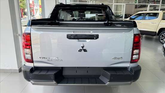 MITSUBISHI-TRITON-2026