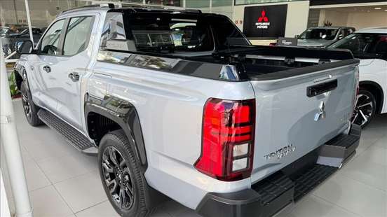 MITSUBISHI-TRITON-2026
