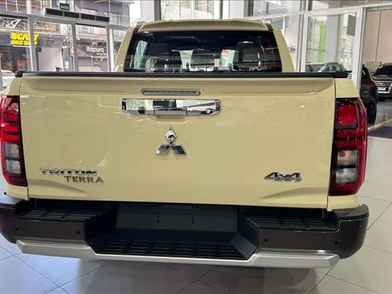 MITSUBISHI-TRITON-2.4 BITURBO DIESEL CD TERRA 4X4 AUTOMÁTICO MITSUBISHI-TRITON-2026