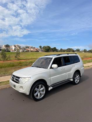 MITSUBISHI PAJERO DAKAR 3.2 HPE 4X4 7 LUGARES 16V TURBO INTERCOOLER DIESEL 4P AUTOMÁTICO