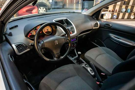 PEUGEOT-207-2014