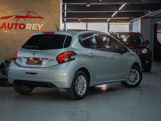 PEUGEOT-208-2016