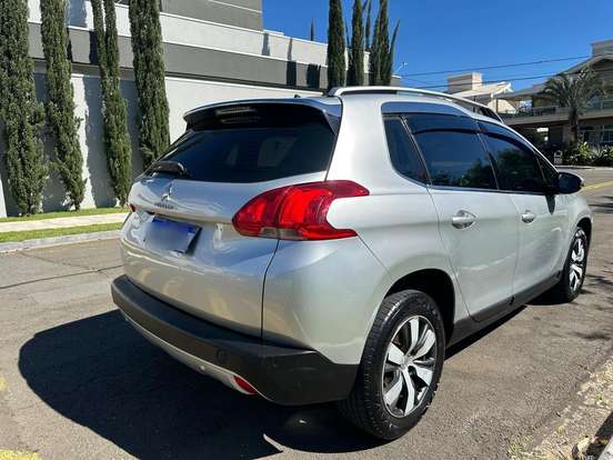 PEUGEOT-2008-2017