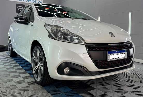 PEUGEOT-208-2017