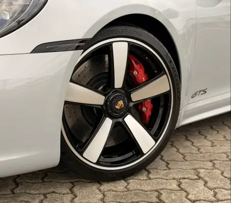 PORSCHE-911-2023