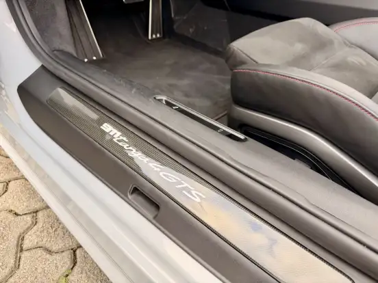 PORSCHE-911-2023
