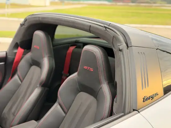 PORSCHE-911-2023