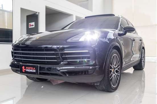 PORSCHE-CAYENNE-2019
