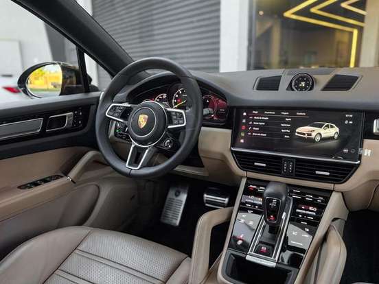 PORSCHE-CAYENNE-2022