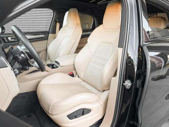 PORSCHE-CAYENNE-2022