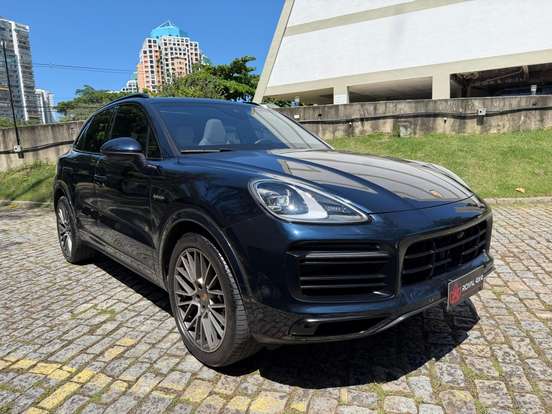 PORSCHE-CAYENNE-2023