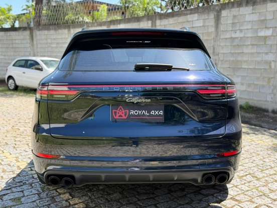 PORSCHE-CAYENNE-2023