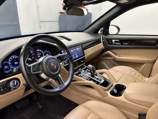 PORSCHE-CAYENNE-2018