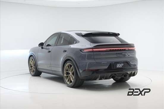 PORSCHE-CAYENNE-2025