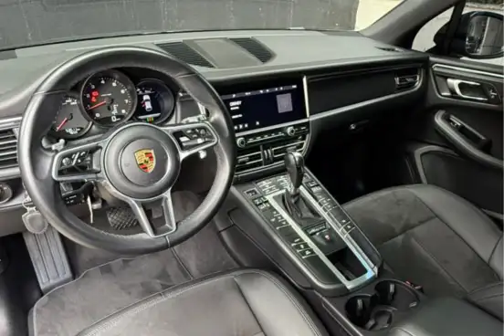 PORSCHE-MACAN-2020
