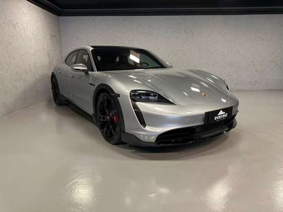 PORSCHE-TAYCAN-2023