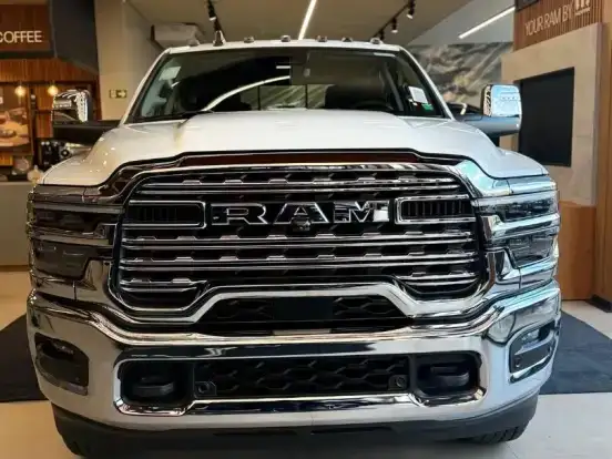 RAM-3500-6.7 I6 TURBO DIESEL LIMITED LONGHORN CD 4X4 AUTOMÁTICO RAM-3500-2025