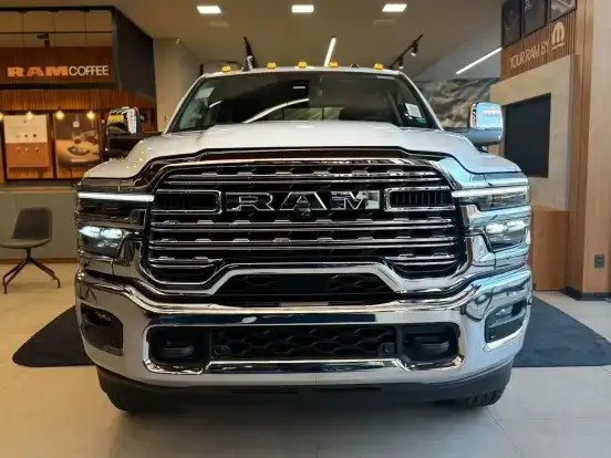 RAM-3500-6.7 I6 TURBO DIESEL LIMITED LONGHORN CD 4X4 AUTOMÁTICO RAM-3500-2025