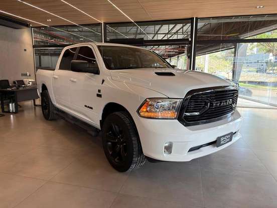 RAM-CLASSIC-5.7 V8 GASOLINA LARAMIE NIGHT EDITION CD 4X4 AUTOMÁTICO RAM-CLASSIC-2022