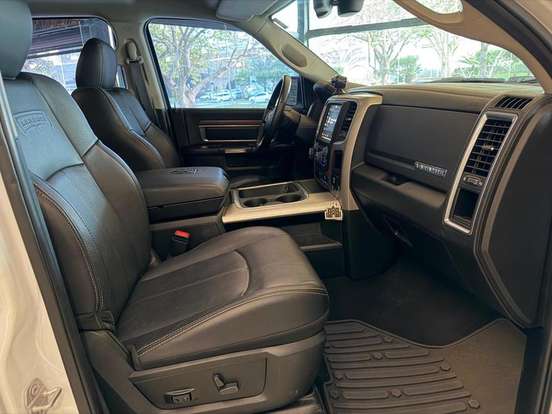 RAM-CLASSIC-5.7 V8 GASOLINA LARAMIE NIGHT EDITION CD 4X4 AUTOMÁTICO RAM-CLASSIC-2022