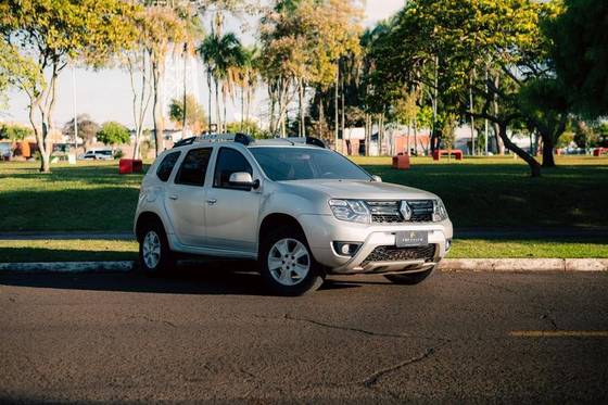 RENAULT DUSTER 2.0 DYNAMIQUE 4X2 16V FLEX 4P AUTOMÁTICO