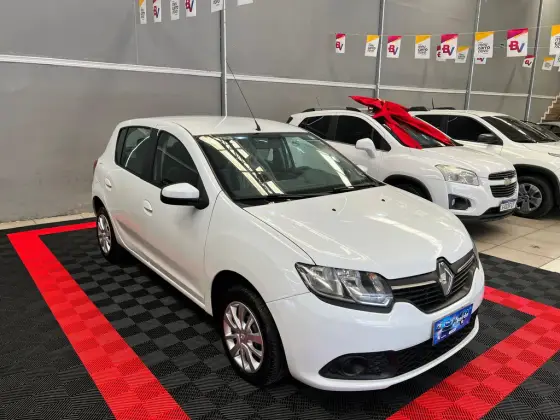 RENAULT SANDERO 1.0 EXPRESSION 16V FLEX 4P MANUAL RENAULT SANDERO 1.0 EXPRESSION 16V FLEX 4P MANUAL