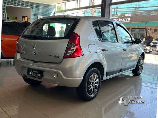 RENAULT-SANDERO-2008