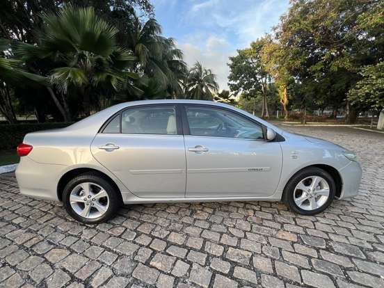 TOYOTA-COROLLA-1.8 GLI 16V FLEX 4P AUTOMÁTICO TOYOTA-COROLLA-2011