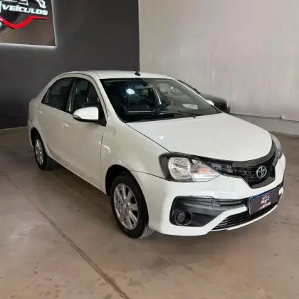 TOYOTA ETIOS 1.5 X PLUS SEDAN 16V FLEX 4P AUTOMÁTICO TOYOTA ETIOS 1.5 X PLUS SEDAN 16V FLEX 4P AUTOMÁTICO