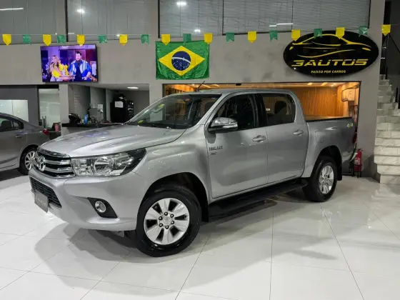 TOYOTA HILUX 2.7 SRV 4X4 CD 16V FLEX 4P AUTOMÁTICO TOYOTA HILUX 2.7 SRV 4X4 CD 16V FLEX 4P AUTOMÁTICO
