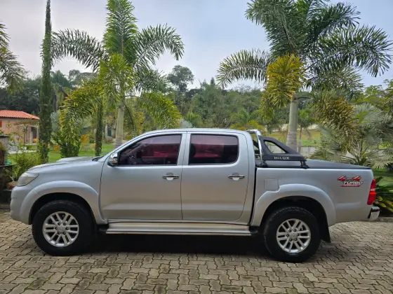 TOYOTA HILUX 2.7 SRV 4X4 CD 16V FLEX 4P AUTOMÁTICO