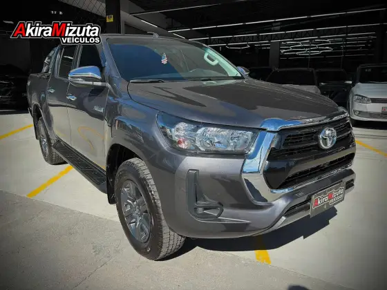 TOYOTA HILUX 2.8 D-4D TURBO DIESEL CD SR 4X4 AUTOMÁTICO