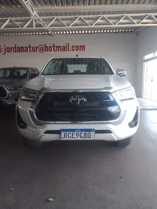 TOYOTA HILUX 2.8 D-4D TURBO DIESEL CD SRX 4X4 AUTOMÁTICO