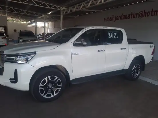 TOYOTA-HILUX-2.8 D-4D TURBO DIESEL CD SRX 4X4 AUTOMÁTICO TOYOTA-HILUX-2021