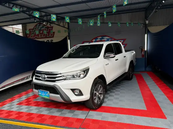 TOYOTA HILUX 2.8 SRX 4X4 CD 16V DIESEL 4P AUTOMÁTICO TOYOTA HILUX 2.8 SRX 4X4 CD 16V DIESEL 4P AUTOMÁTICO