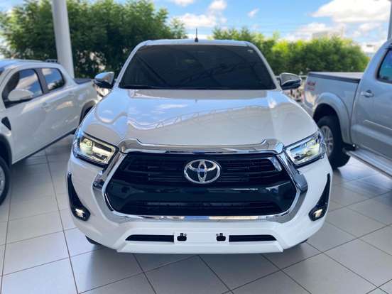 TOYOTA-HILUX-2025