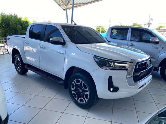 TOYOTA-HILUX-2.8 D-4D TURBO DIESEL CD SRV 4X4 AUTOMÁTICO TOYOTA-HILUX-2025