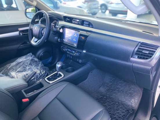 TOYOTA-HILUX-2025