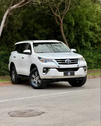 TOYOTA HILUX SW4 2.7 SRV 7 LUGARES 4X2 16V FLEX 4P AUTOMÁTICO TOYOTA HILUX SW4 2.7 SRV 7 LUGARES 4X2 16V FLEX 4P AUTOMÁTICO
