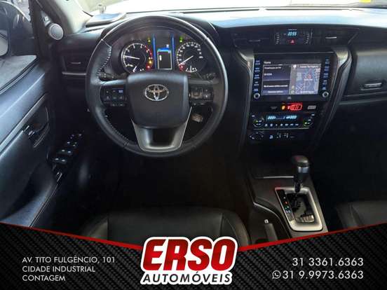 TOYOTA-HILUX SW4-2.8 D-4D TURBO DIESEL SRX 7L 4X4 AUTOMÁTICO TOYOTA-HILUX SW4-2022