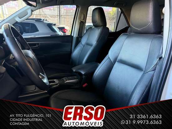 TOYOTA-HILUX SW4-2022