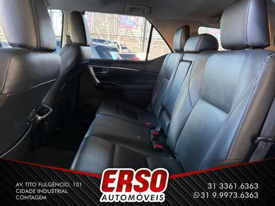 TOYOTA-HILUX SW4-2.8 D-4D TURBO DIESEL SRX 7L 4X4 AUTOMÁTICO TOYOTA-HILUX SW4-2022